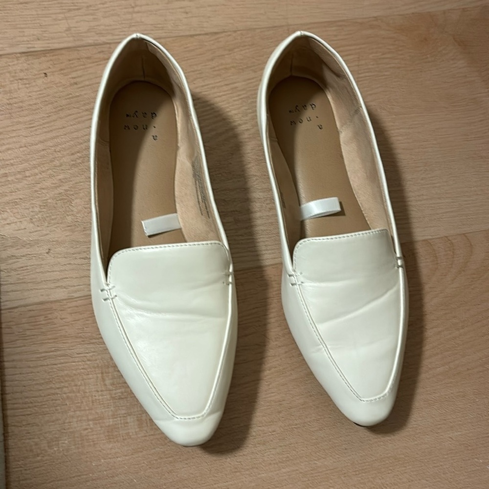White flats size 6